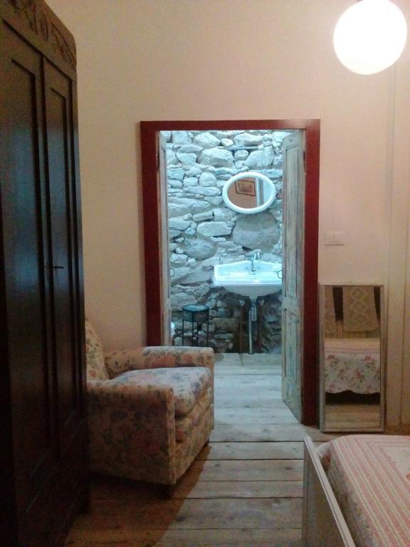 La Corte Di Alzo Пела Екстериор снимка